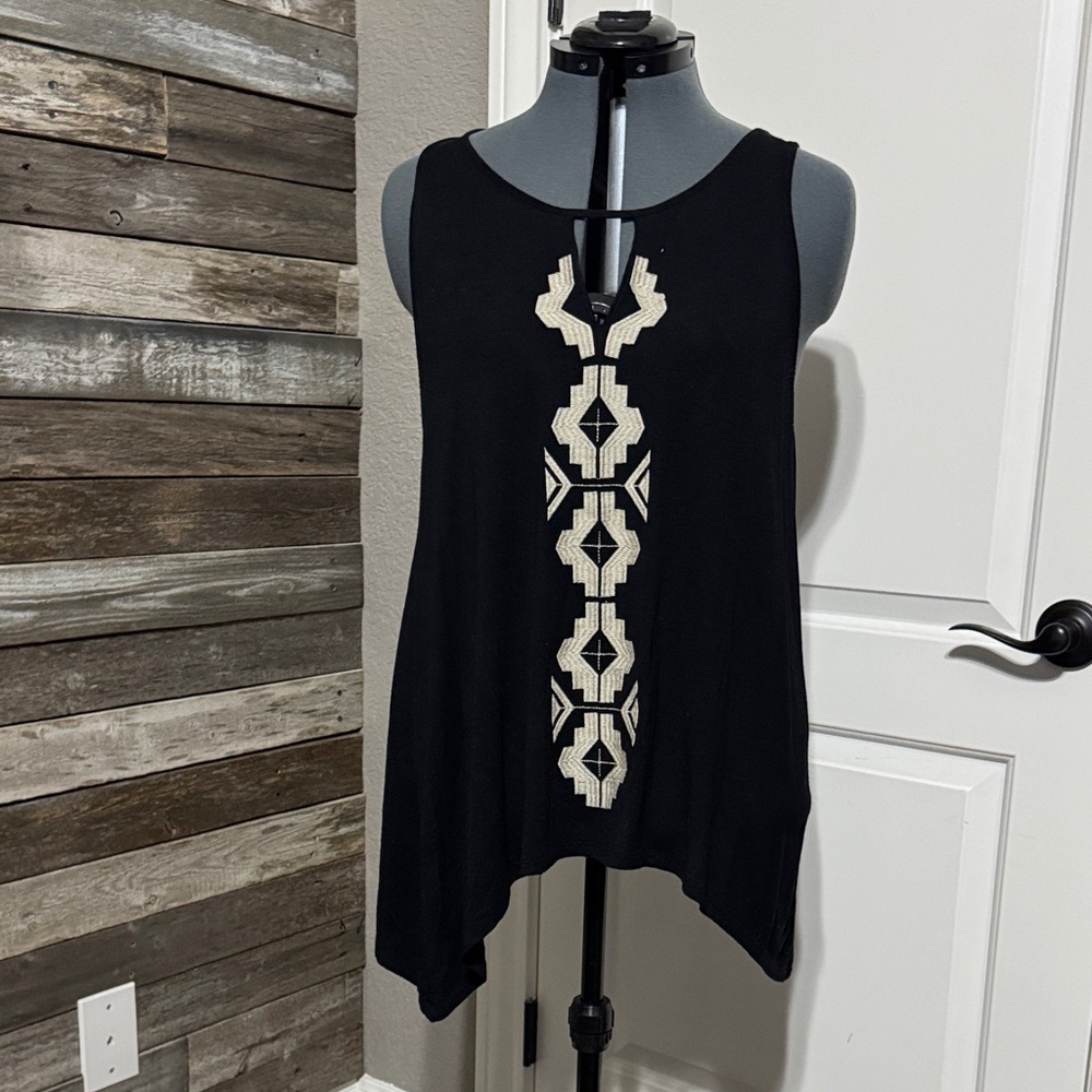FYLO Black Tank Top with Cream Geometric Pattern